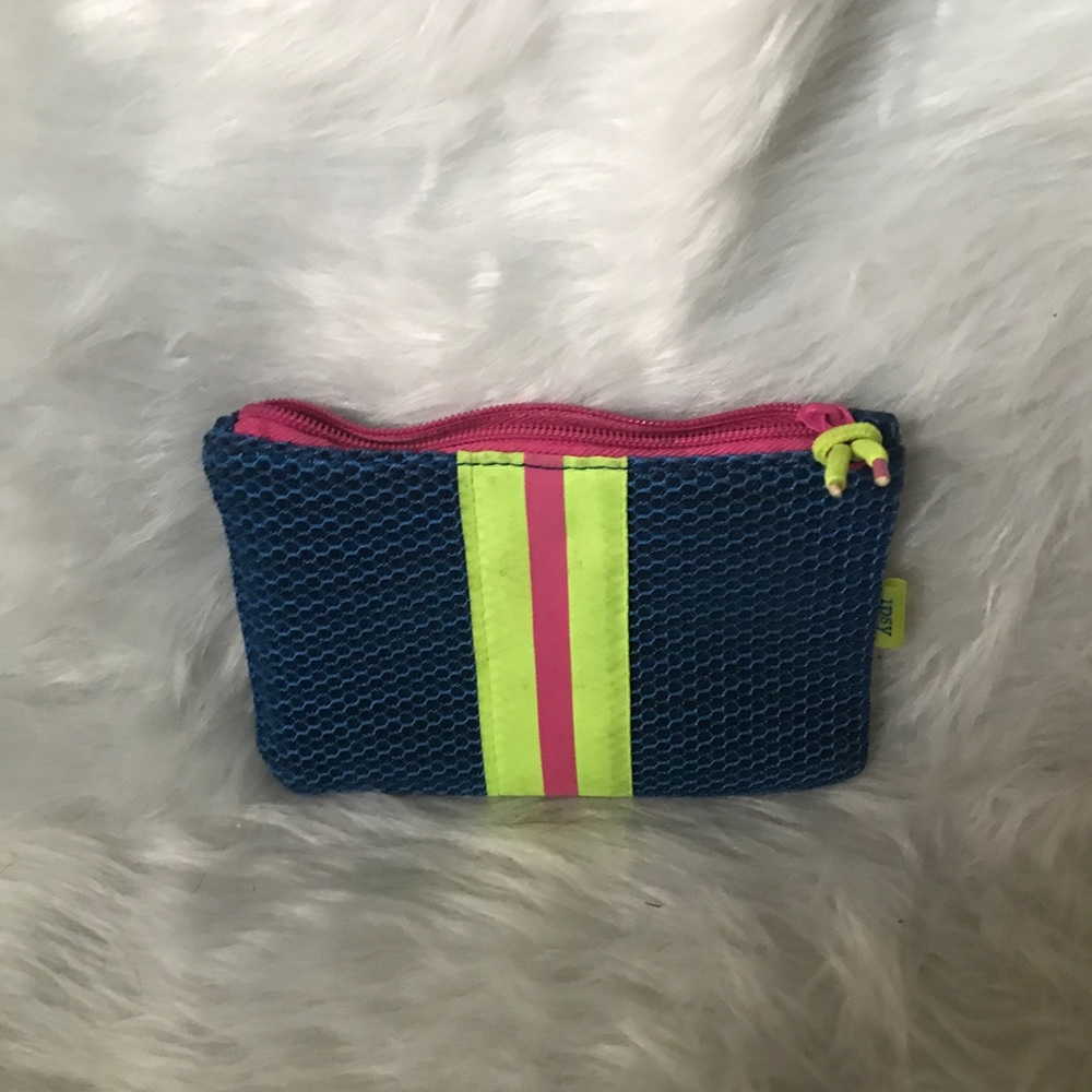 Water resistant floating Ipsy makeup bag